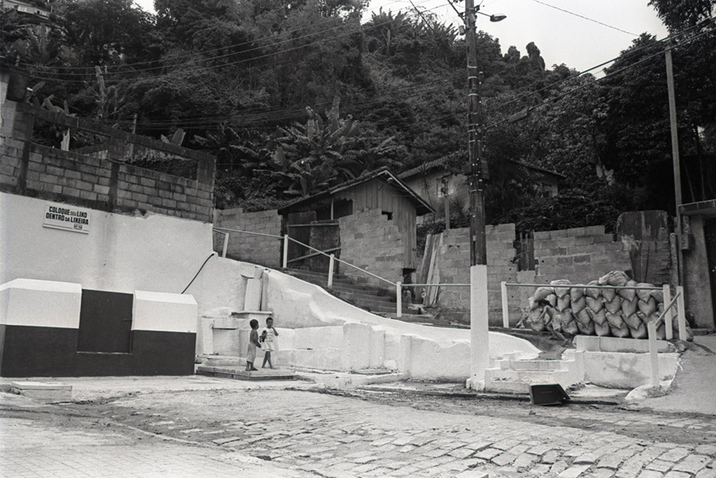 secom_23_03_112_folha01_tira07_fot_010.jpg